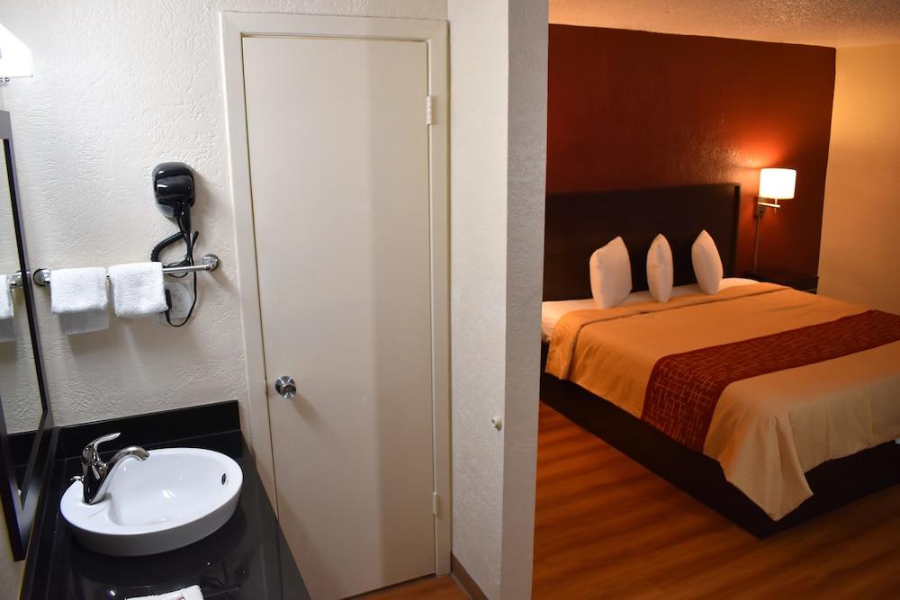 Red Roof Inn San Antonio Northeast - Rittiman Rd מראה חיצוני תמונה