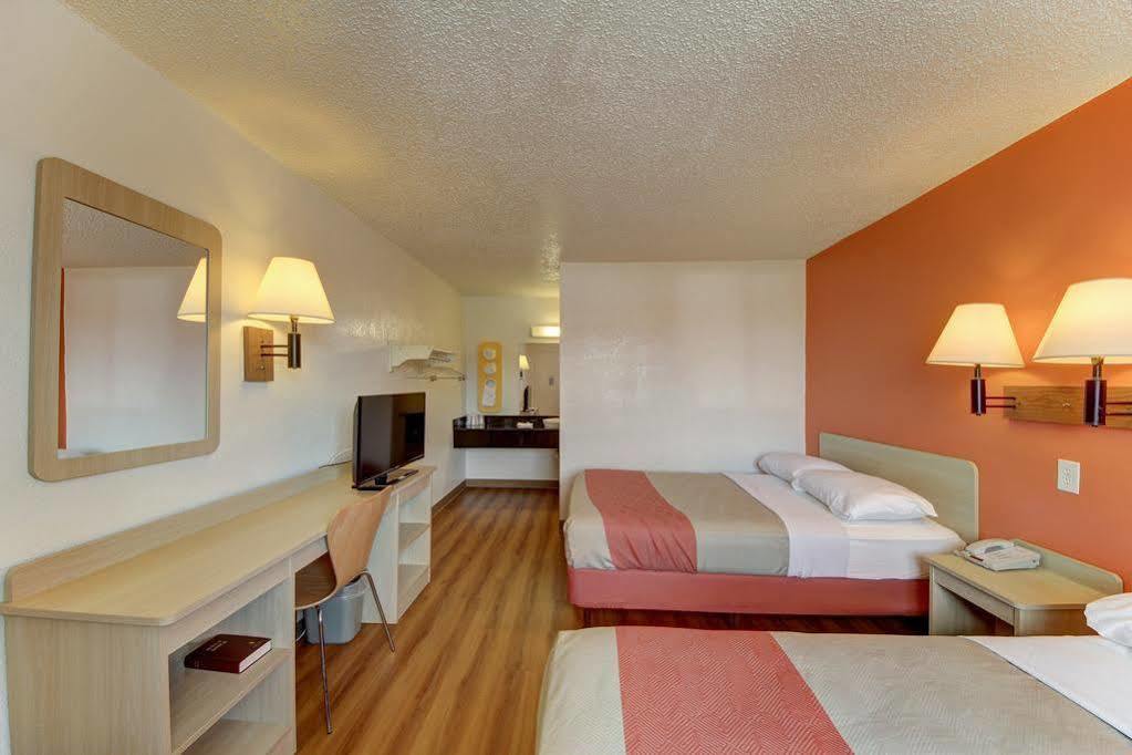 Red Roof Inn San Antonio Northeast - Rittiman Rd מראה חיצוני תמונה