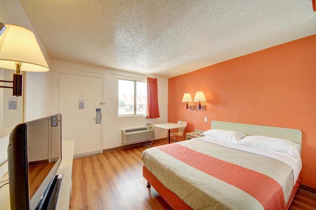 Red Roof Inn San Antonio Northeast - Rittiman Rd מראה חיצוני תמונה